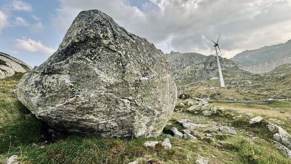 Gotthard Pass Bouldering