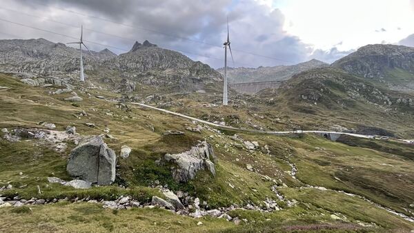 Gotthard Pass Bouldering