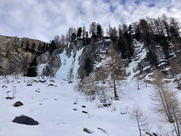 Campsut, left side ice fall - Averstal