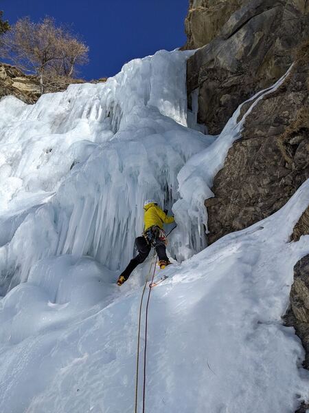 Campsut, left side ice fall - Averstal