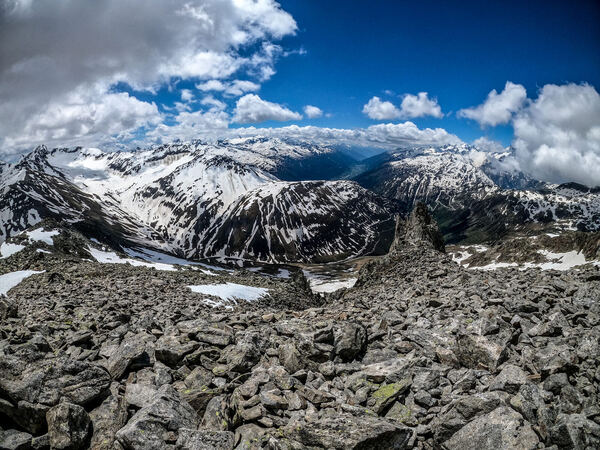 Early Spring Hiking - Klein Furkahorn