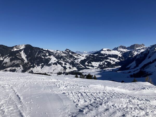 Piste Skiing - Sörenberg, Brienzer Rothorn